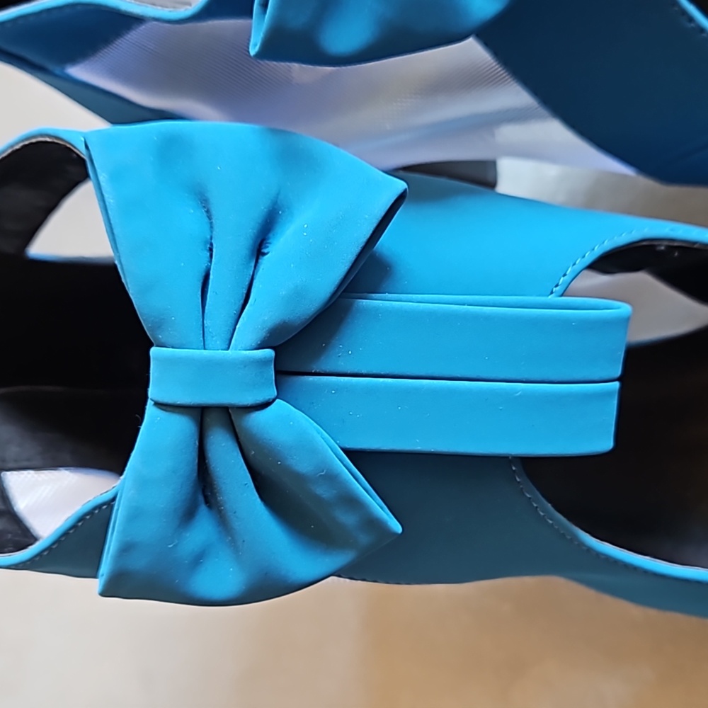 Brand New Jolimall teal suede heels - Picture 3 of 7